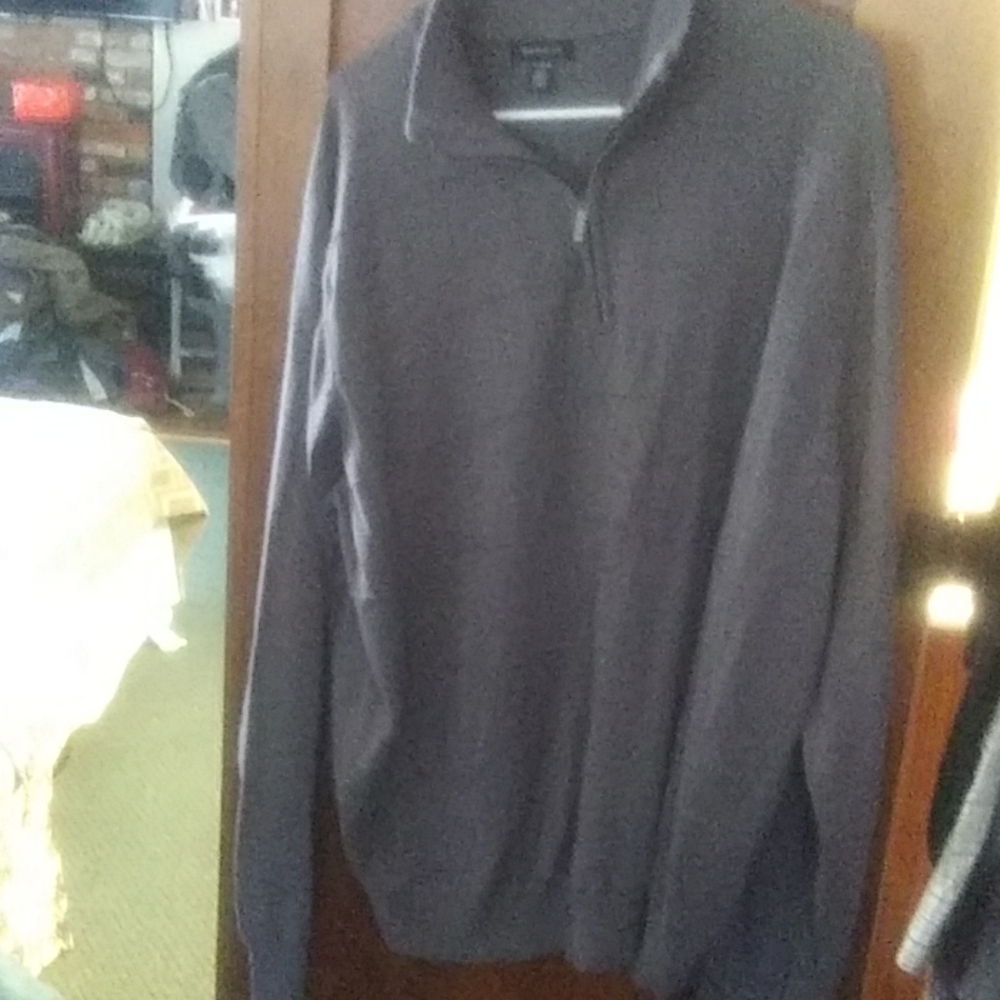 Men's gray sweater